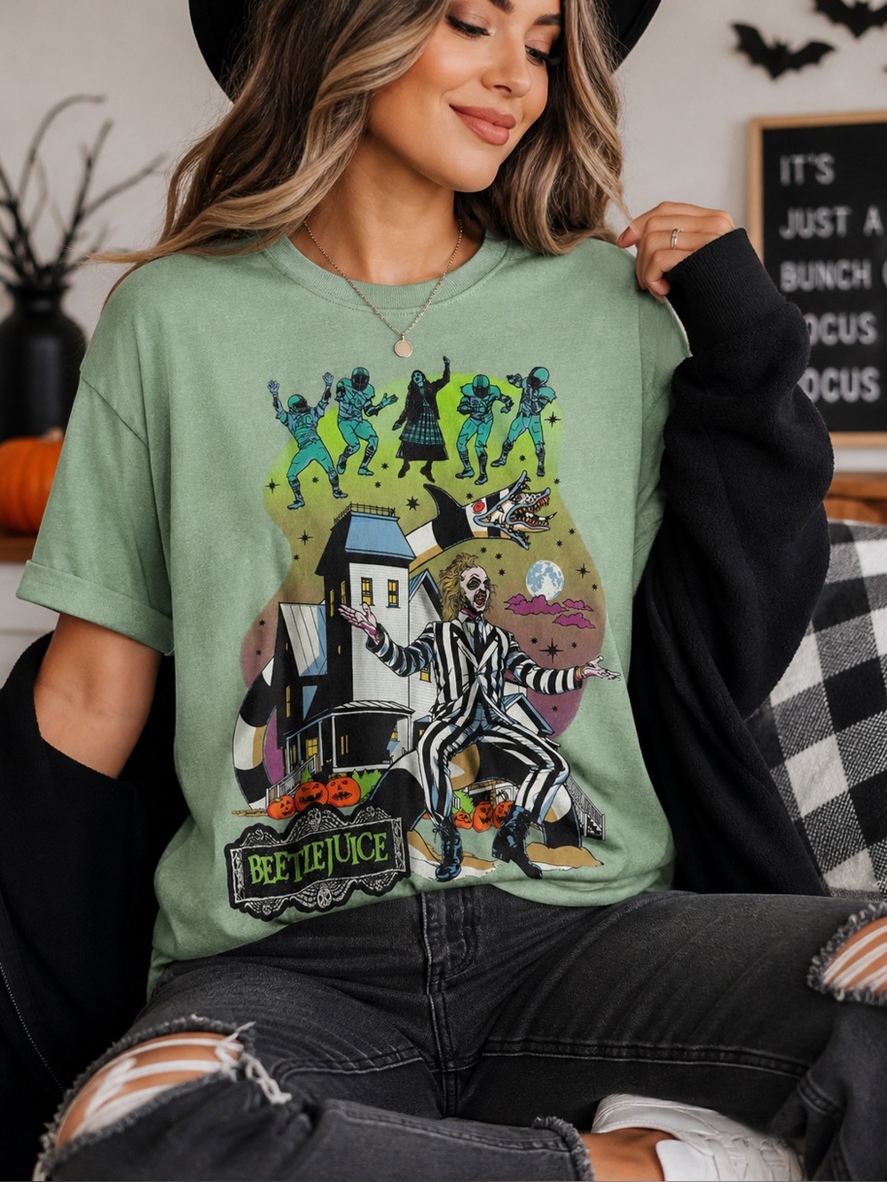 Beetlejuice Graphic T Shirt Women’s L Green Halloween Movie Tee